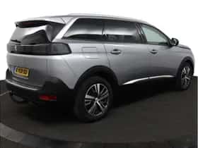 Peugeot 5008 (2021) thumbnail 2
