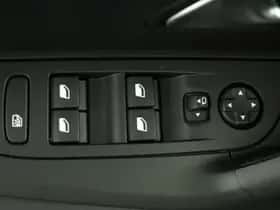 Peugeot 2008 (2023) thumbnail 24