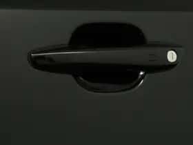 Peugeot 2008 (2023) thumbnail 35