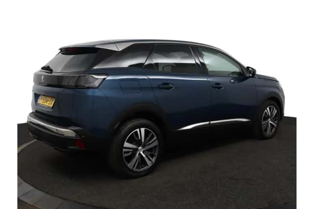 Peugeot 3008 (2022) thumbnail 2