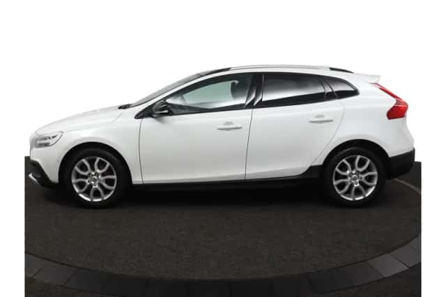 Volvo V40 (2019) thumbnail 3