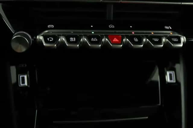 Peugeot 2008 (2025) thumbnail 6