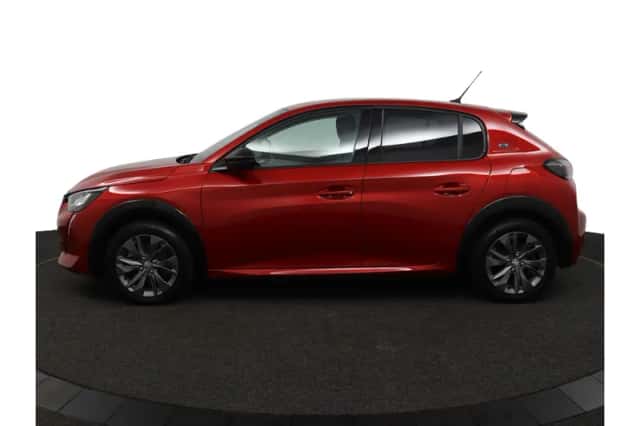 Peugeot e-208 (2022) thumbnail 4