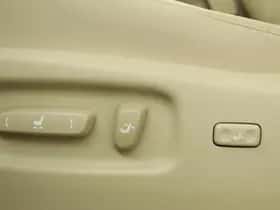 Lexus RX (2011) thumbnail 35