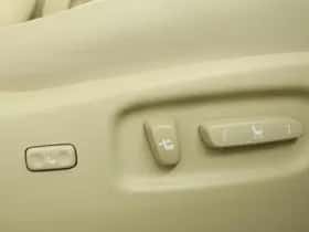 Lexus RX (2011) thumbnail 40