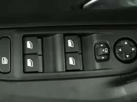 Peugeot 2008 (2025) thumbnail 21