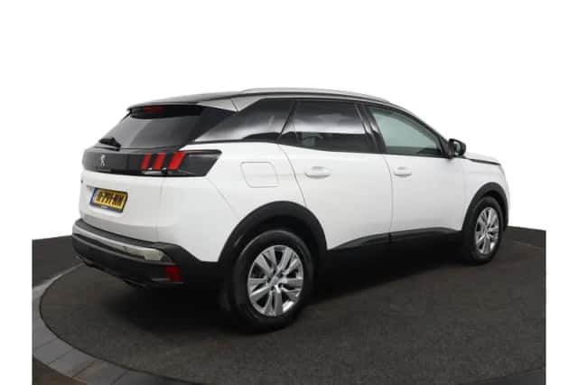 Peugeot 3008 (2020) thumbnail 2