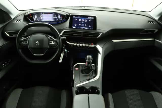Peugeot 3008 (2020) thumbnail 4