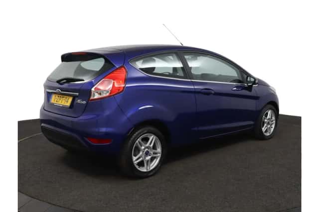 Ford Fiesta (2015) thumbnail 2