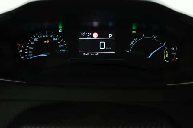 Peugeot 2008 (2025) thumbnail 5