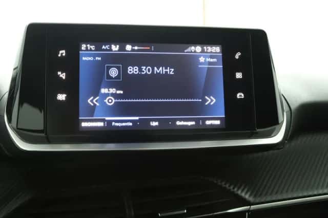 Peugeot 2008 (2020) thumbnail 6