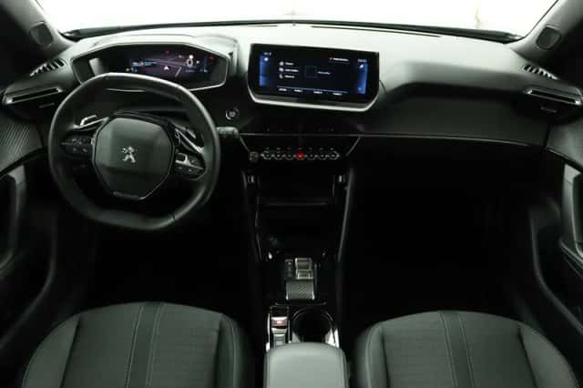 Peugeot 2008 (2023) thumbnail 4