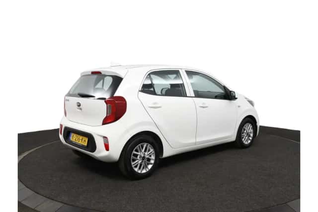 Kia Picanto (2021) thumbnail 2