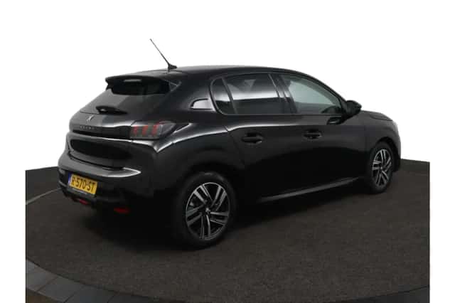 Peugeot 208 (2022) thumbnail 2