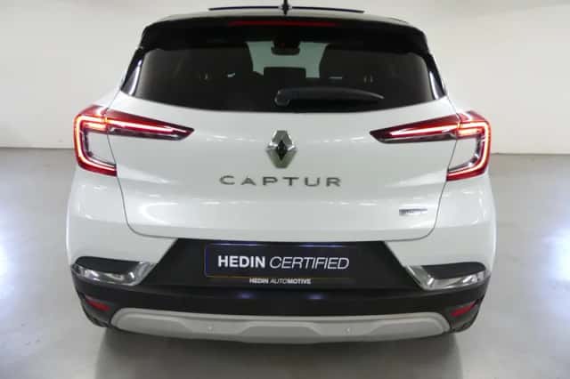 Renault Captur (2022) thumbnail 3