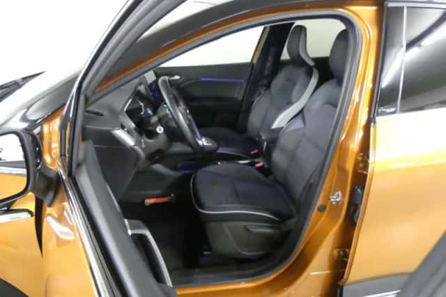 Renault Captur (2021) thumbnail 12
