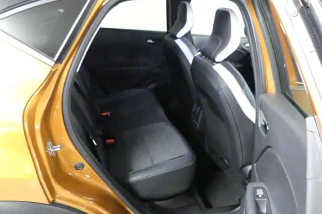 Renault Captur (2021) thumbnail 17