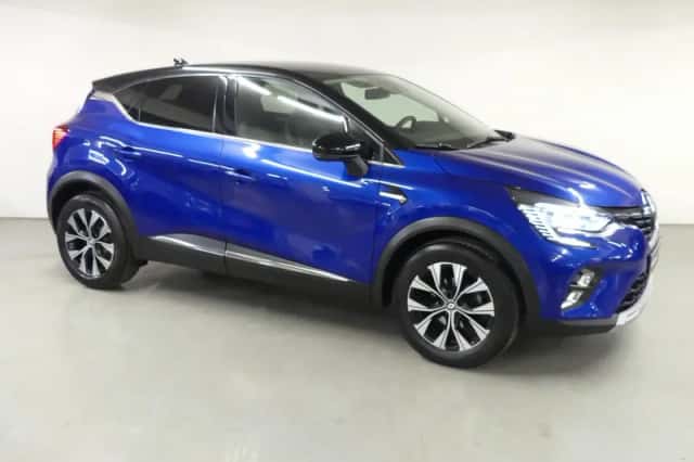 Renault Captur (2022) thumbnail 2