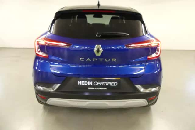 Renault Captur (2022) thumbnail 3