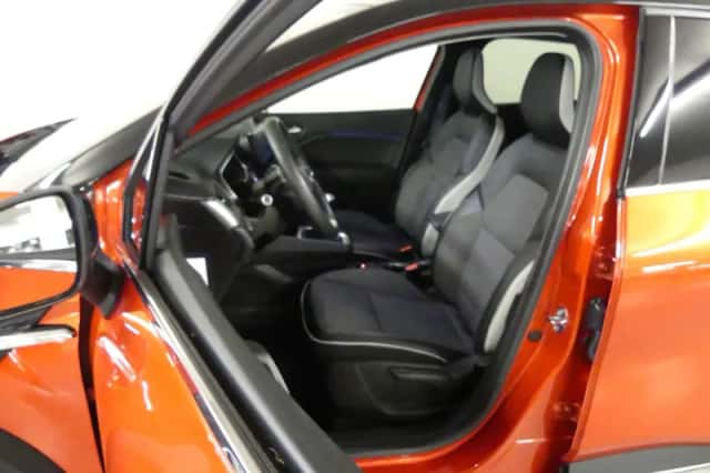 Renault Captur (2021) thumbnail 11