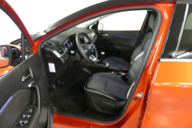 Renault Captur (2021) thumbnail 13