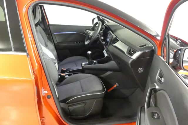 Renault Captur (2021) thumbnail 14