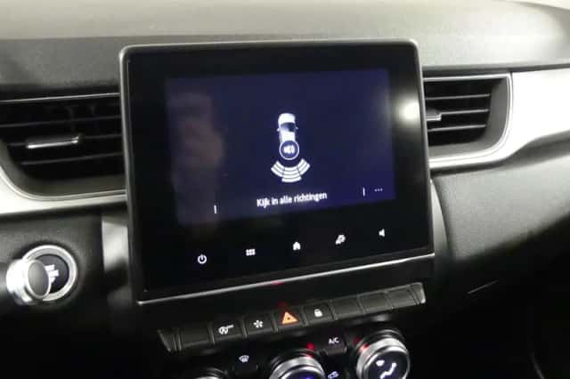 Renault Captur (2021) thumbnail 30