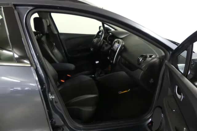 Renault Clio (2018) thumbnail 14