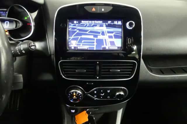 Renault Clio (2018) thumbnail 19