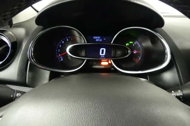 Renault Clio (2018) thumbnail 23
