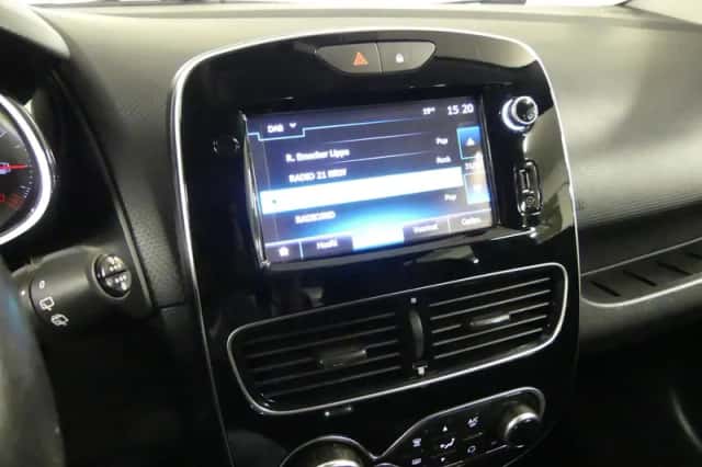 Renault Clio (2018) thumbnail 26