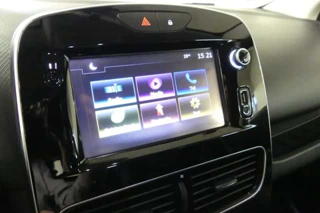 Renault Clio (2018) thumbnail 30