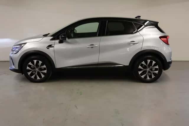 Renault Captur (2023) thumbnail 6