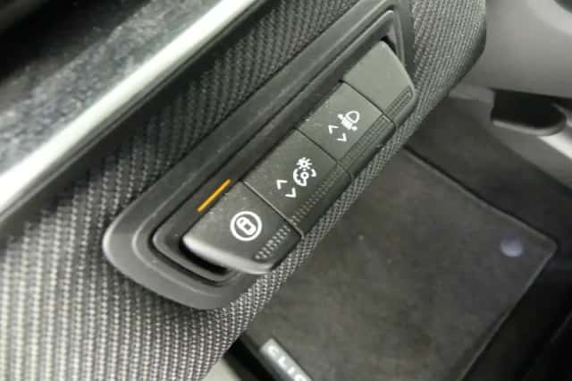Renault Clio (2025) thumbnail 25