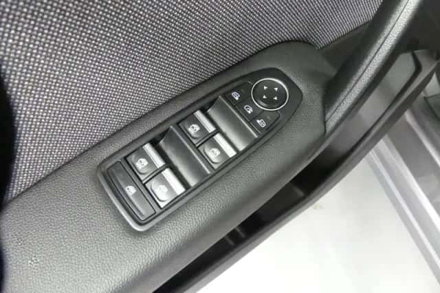 Renault Captur (2025) thumbnail 23
