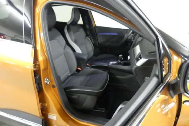 Renault Captur (2022) thumbnail 15