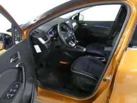 Renault Captur (2022) thumbnail 16