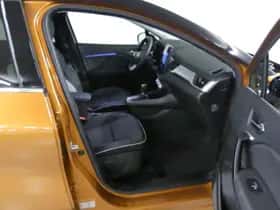 Renault Captur (2022) thumbnail 17