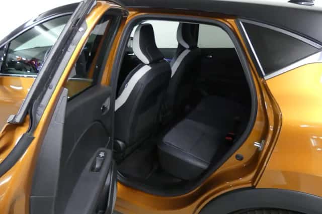 Renault Captur (2022) thumbnail 18