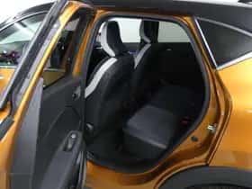 Renault Captur (2022) thumbnail 18