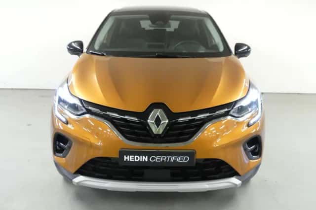 Renault Captur (2022) thumbnail 3