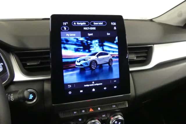 Renault Captur (2022) thumbnail 32