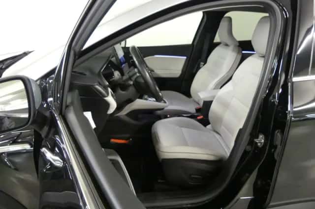 Renault Captur (2023) thumbnail 12