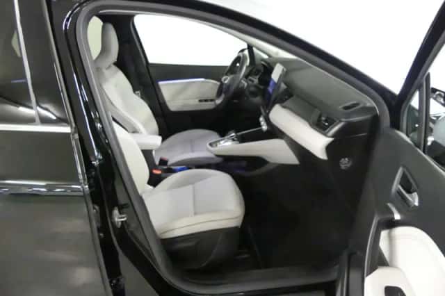 Renault Captur (2023) thumbnail 15