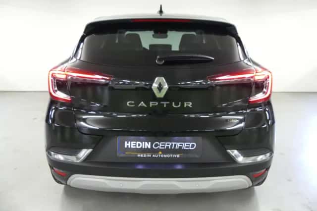 Renault Captur (2023) thumbnail 3