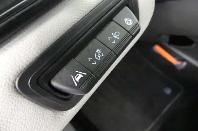 Renault Captur (2023) thumbnail 24