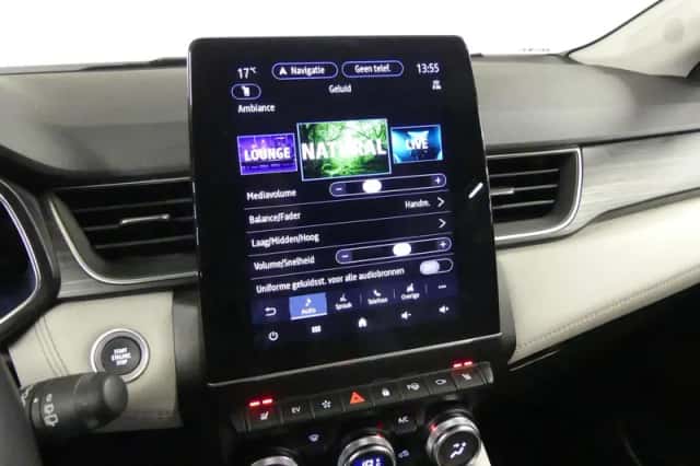Renault Captur (2023) thumbnail 31