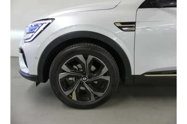 Renault Arkana (2023) thumbnail 16