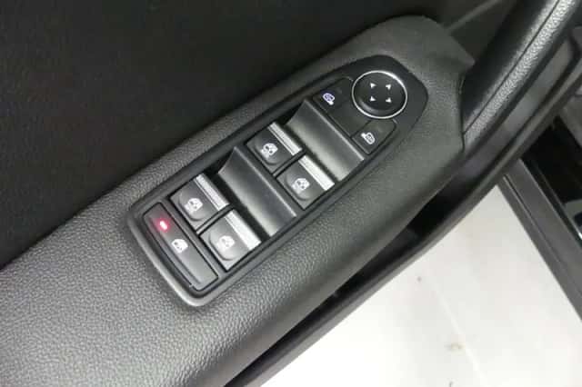 Renault Captur (2023) thumbnail 26