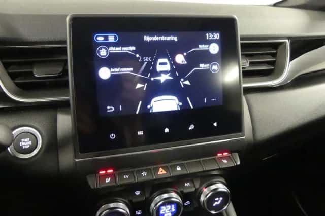 Renault Captur (2023) thumbnail 32